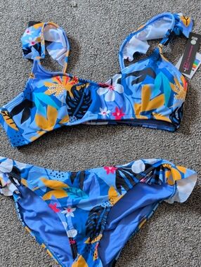 NWT,,,No Boundaries Blue Tropical Print Two-Piece Bikini